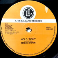 12 / DENNIS BROWN / HOLD TIGHT